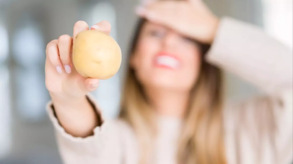 Herkesin Evinde Var! Hem Cildi Gençleştiriyor Hem Lekeleri Gideriyor! İşte Yeni Trend Cilt Maskesi! (1)