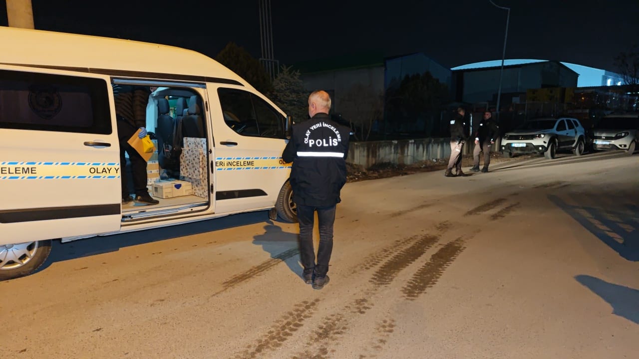 İnegöl'de Gece Bekçilerinden Dur İhtarına Uymayan Şüpheli Kaçtı (2)-1