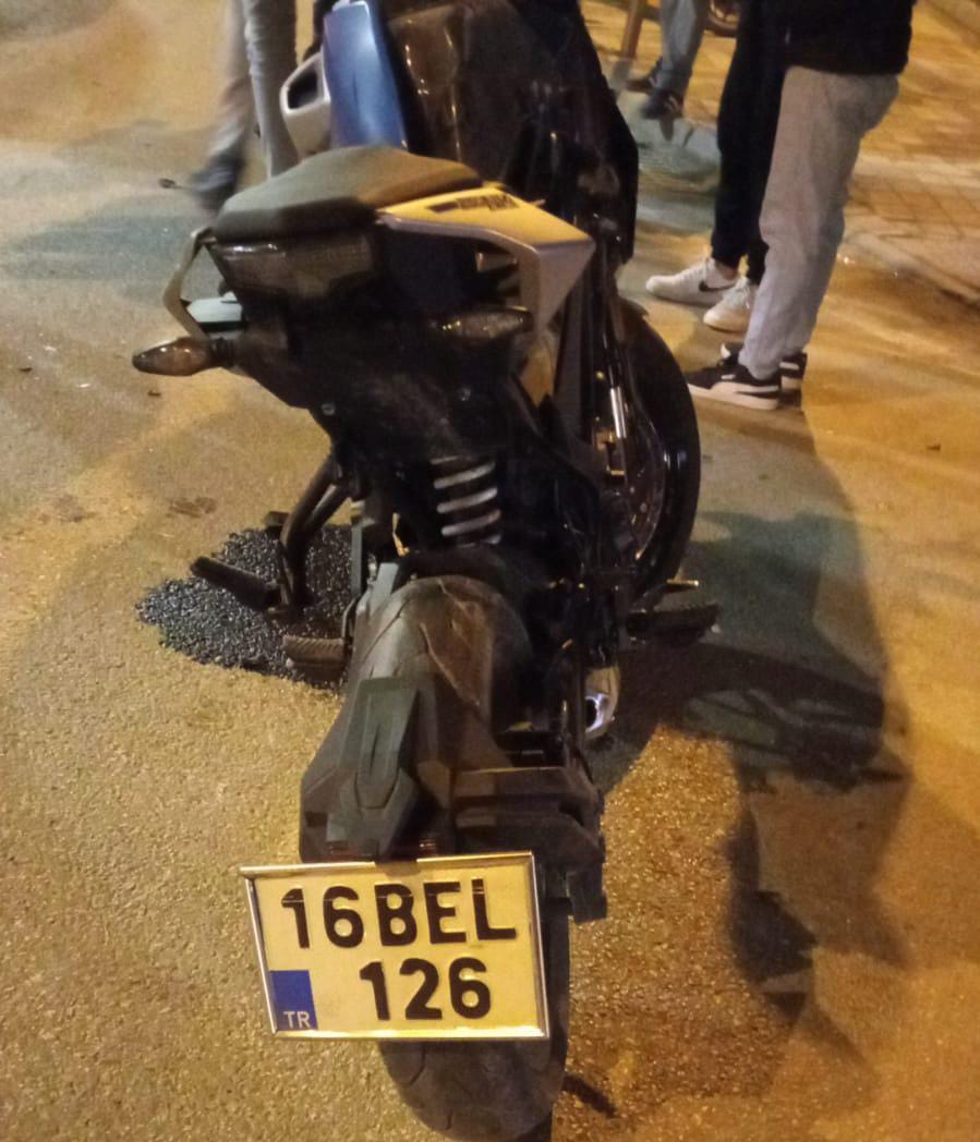 İnegöl’de Otomobil Ile Motosiklet Çarpıştı 1 Yaralı (1)
