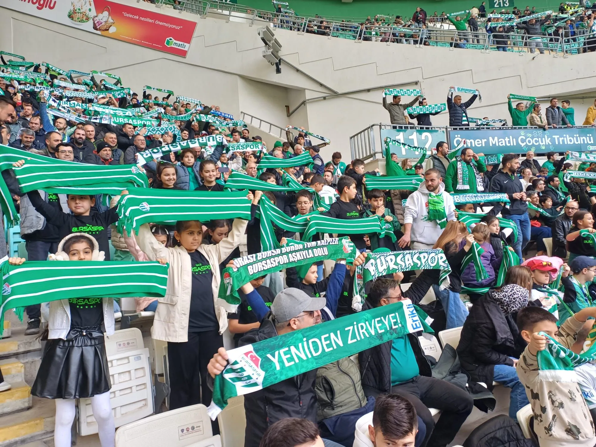 İnegöllü Minik Timsahlar Tribünde! (2)