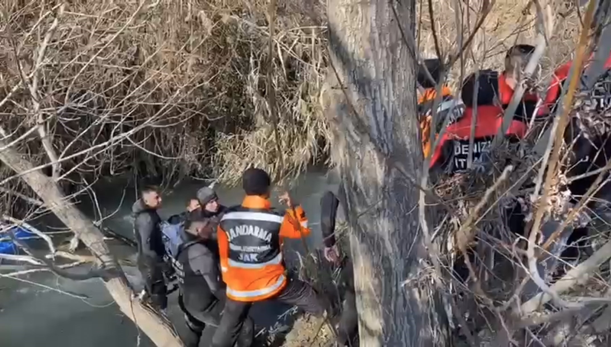 Minik Nazlı'nın Cenazesi Adli Tıp Kurumu'na Gönderildi (3)