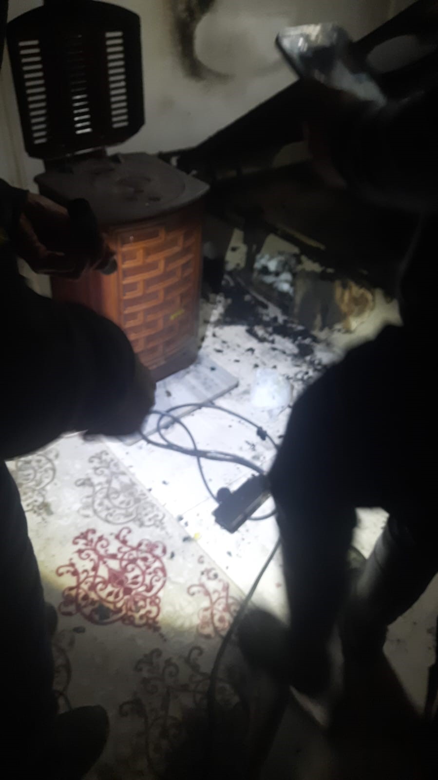 Uzatma Kablosu Yangına Neden Oldu! (3)