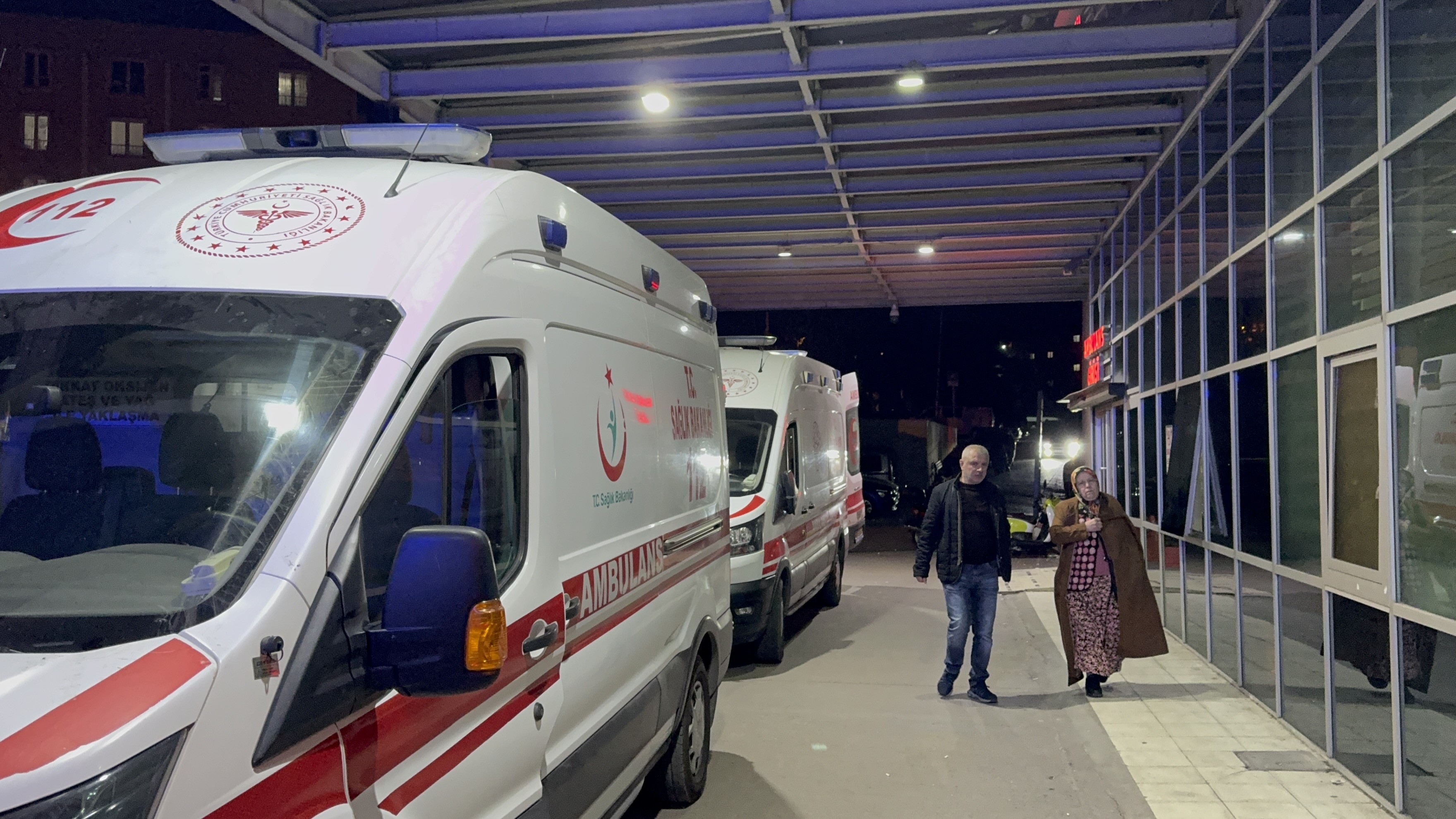 15 Yaşındaki Kızların Kavgasında Bıçaklar Konuştu! (2)
