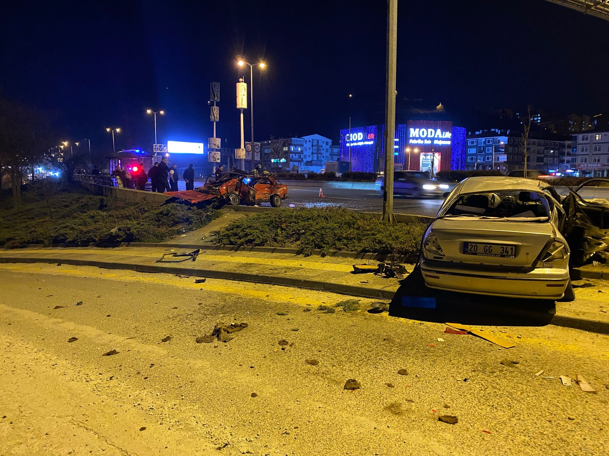 Ankara'da İki Araç Hurdaya Döndü! (1)