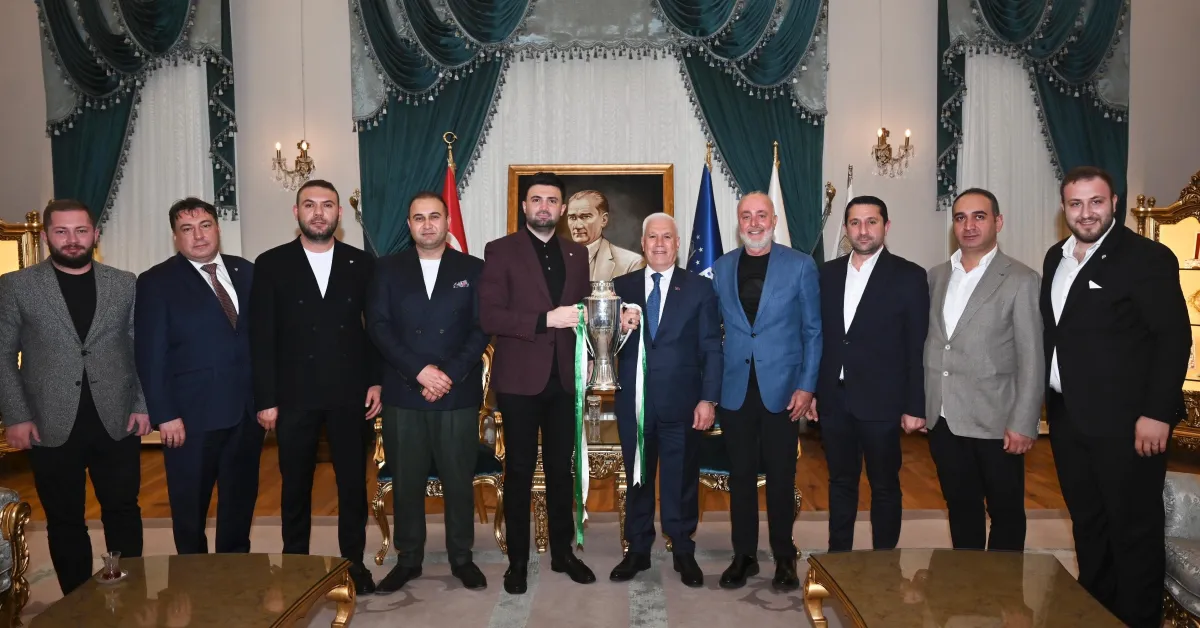 Bursaspor Şampiyonluk Kupasını Başkan Bozbey'e Götürdü 'Hedef Süper Lig' (4)