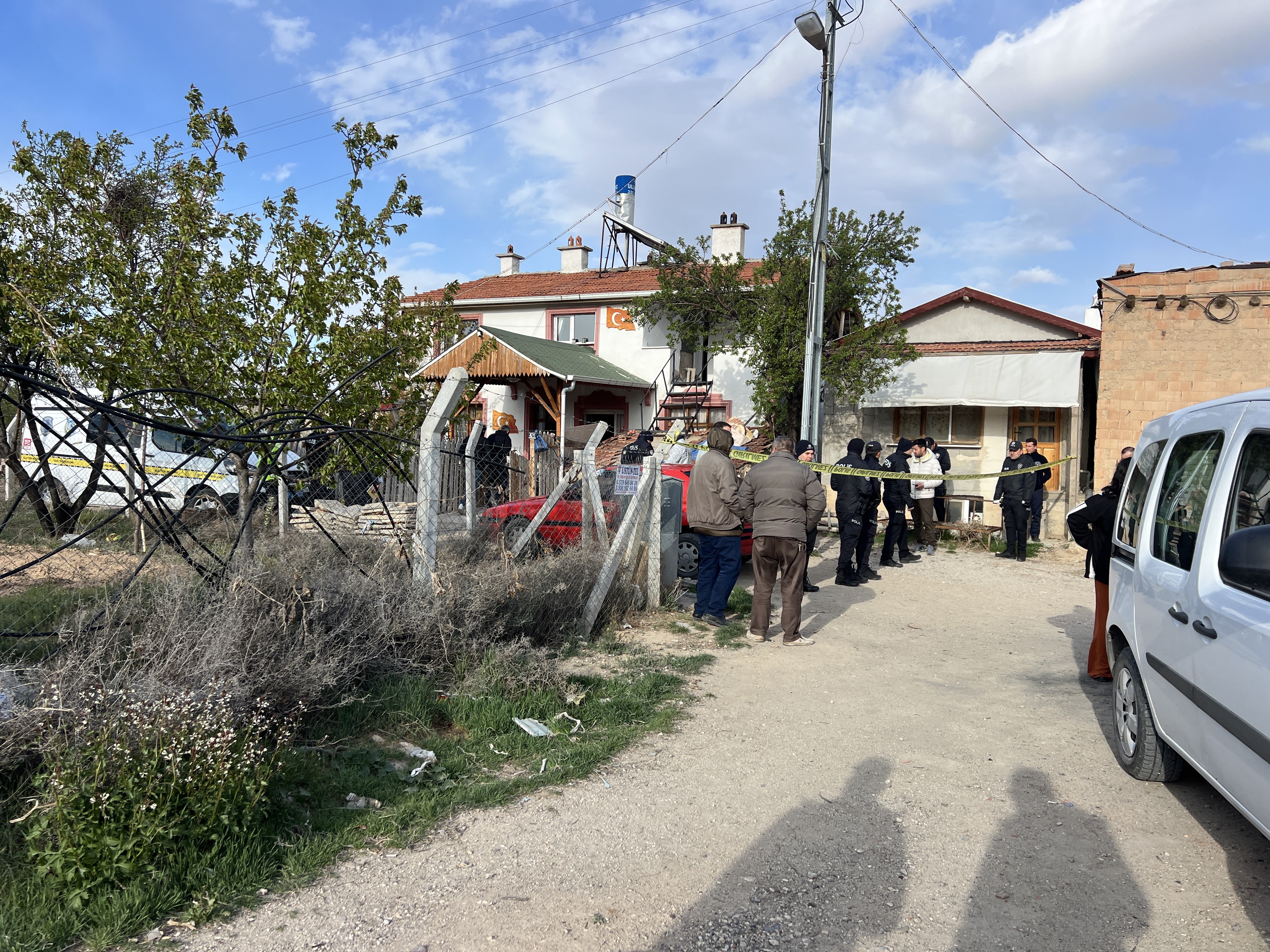 Eşini Av Tüfeğiyle Öldürüp İntihar Etti! (1)