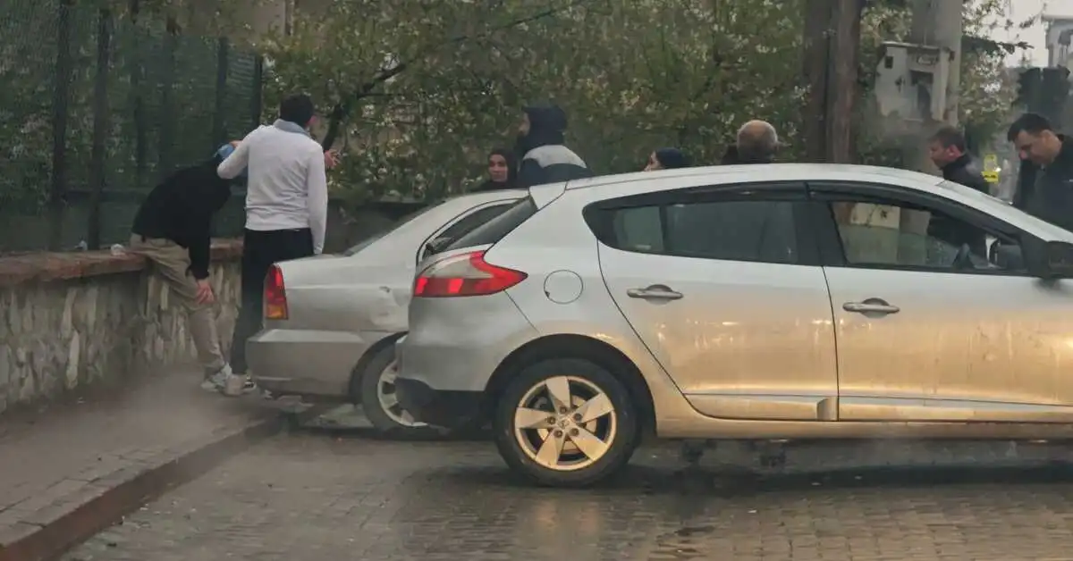 Genç Gazete İnegöl’de Bastonlu Kavga! Bir Kişi Başına Aldığı Darbe Ile Yaralandı 1