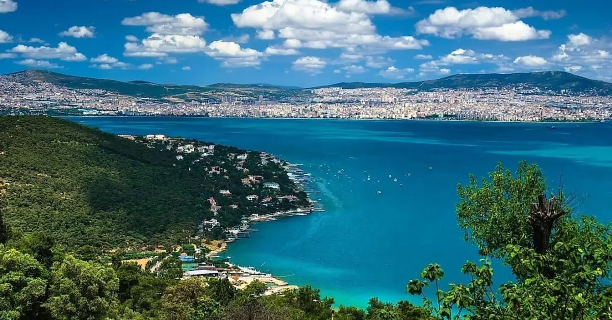 Genç Gazete İstanbul'da Nerde Deni̇ze Gi̇ri̇li̇r İstanbul’da Deni̇ze Gi̇ri̇lebi̇lecek Temi̇z Yerler Nereler 2