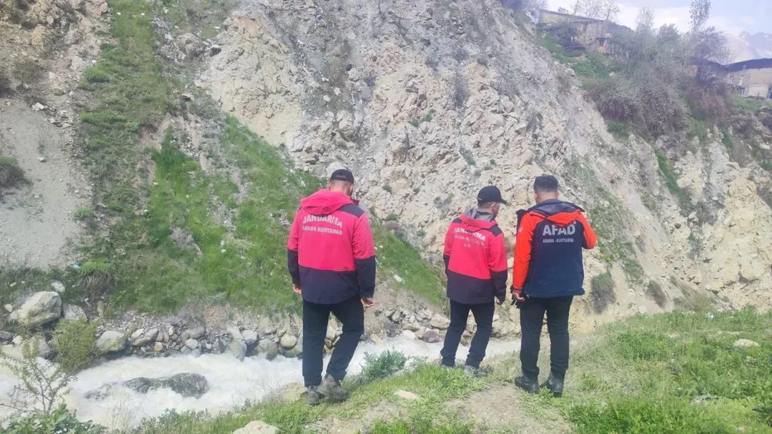 Hakkari'de 21 Gündür Kayıp Kadını Arama Çalışmaları Sürüyor (3)