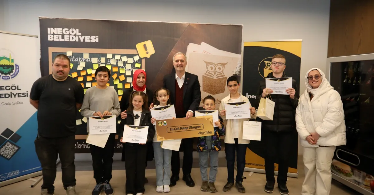İnegöl Belediyesi Nöbetçi Kitaphanelerin “En”Lerini Ödüllendirdi (8)
