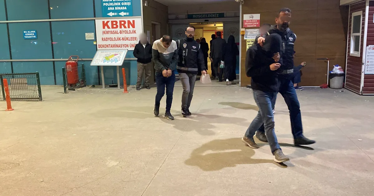 İnegöl'de Kuyumculara Sahte Altın Satan Şüpheliler Yakalandı (1)