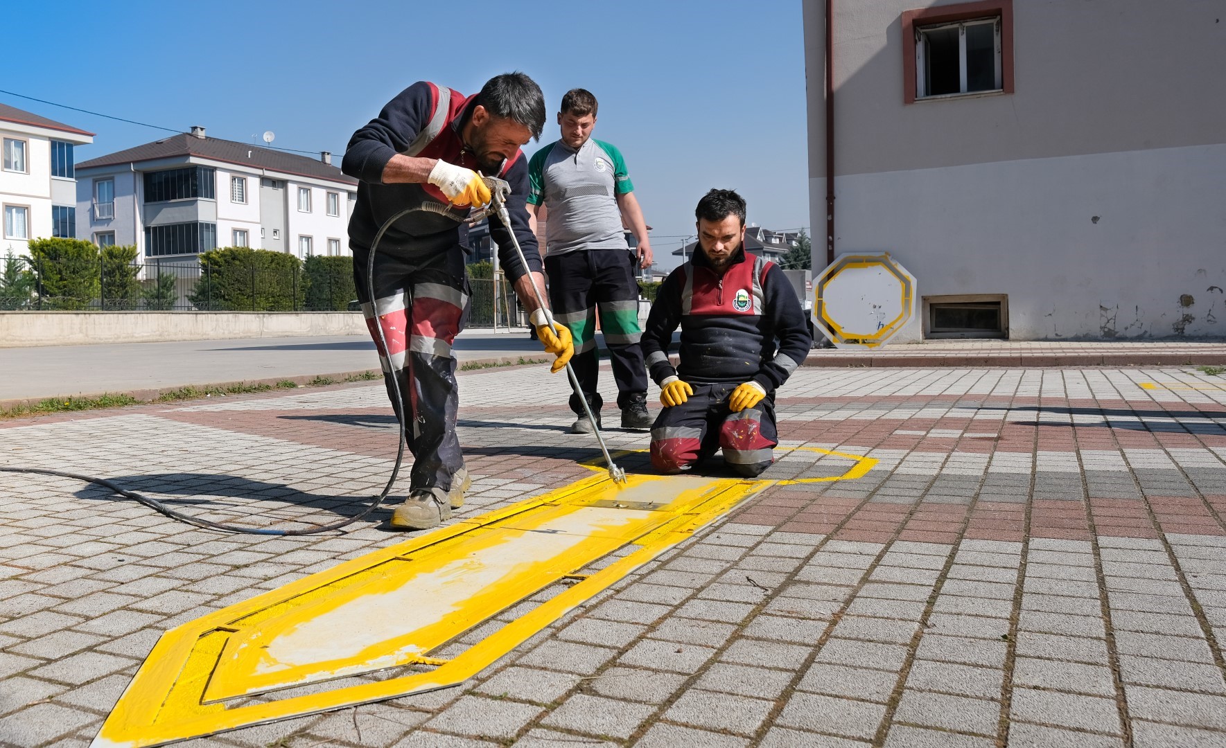 İnegöl’de Okul Bahçeleri Renkleniyor (1)