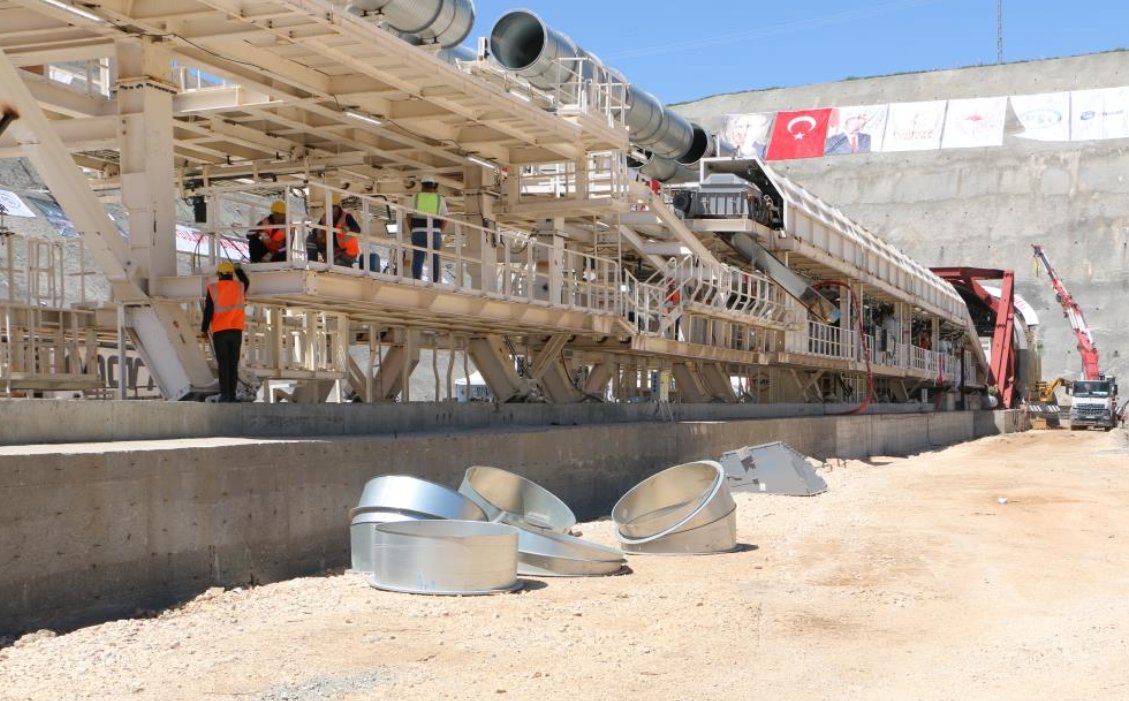 Türkiye'nin En Büyük Sulama Tüneli Kazılıyor (2)