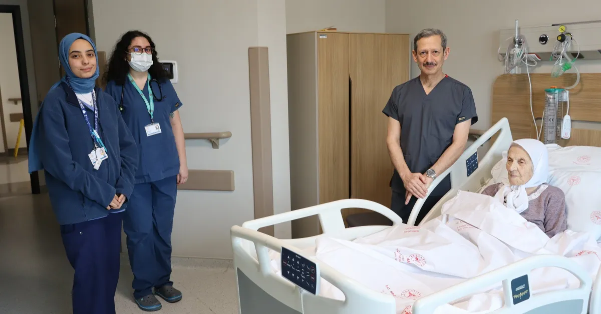 104 Yaşındaki Kadın Kalp Kapakçığı Ameliyatıyla Sağlığına Kavuştu (2)