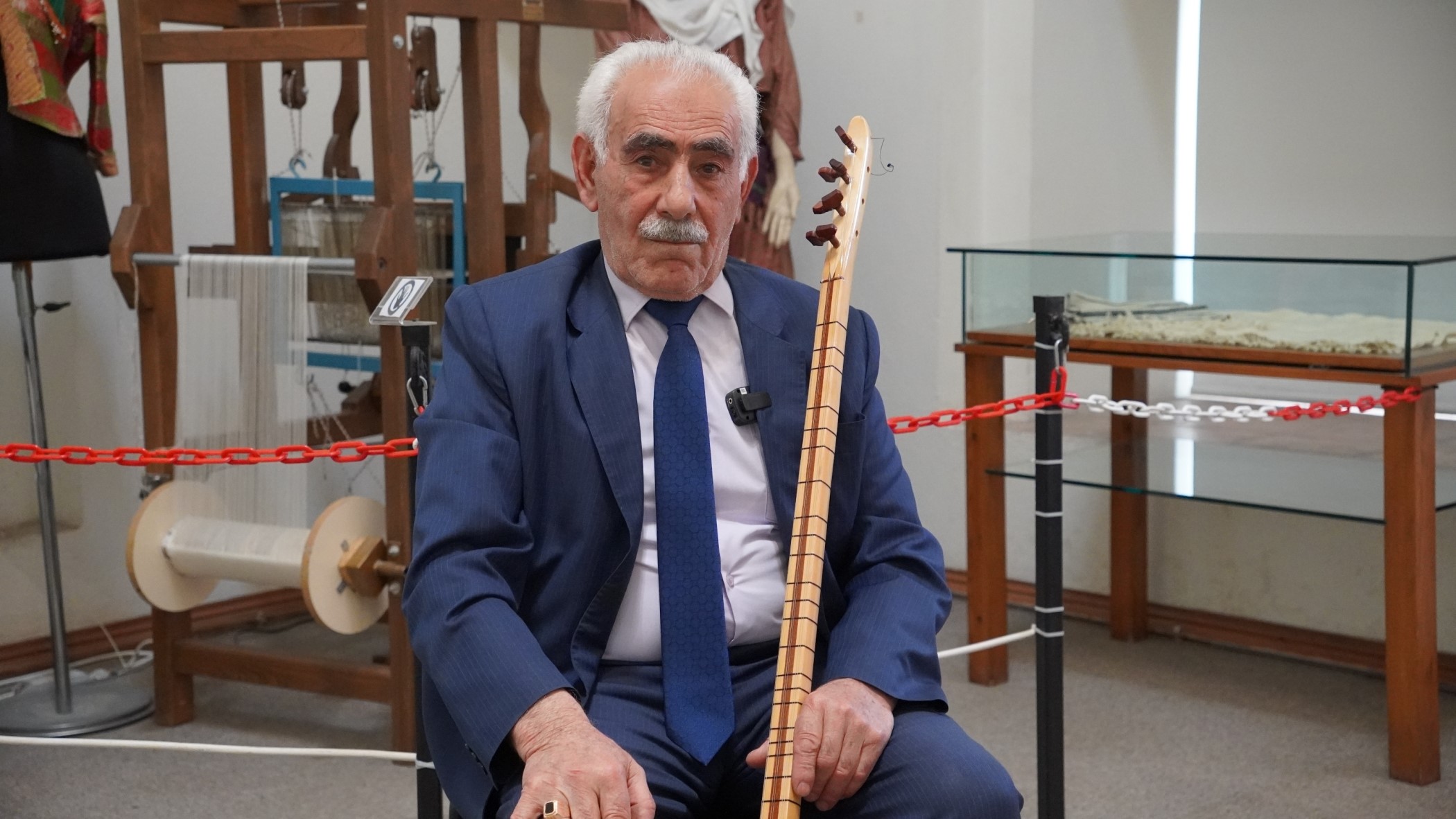 65 Yıldır Sazı Ve Kalemi Elinden Bırakmadı (4)