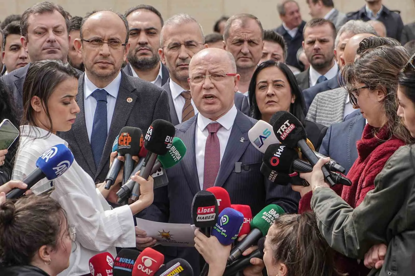 Ak Parti’den Bozbey’e Suç Duyurusu İddialar Saymakla Bitmedi! (1)