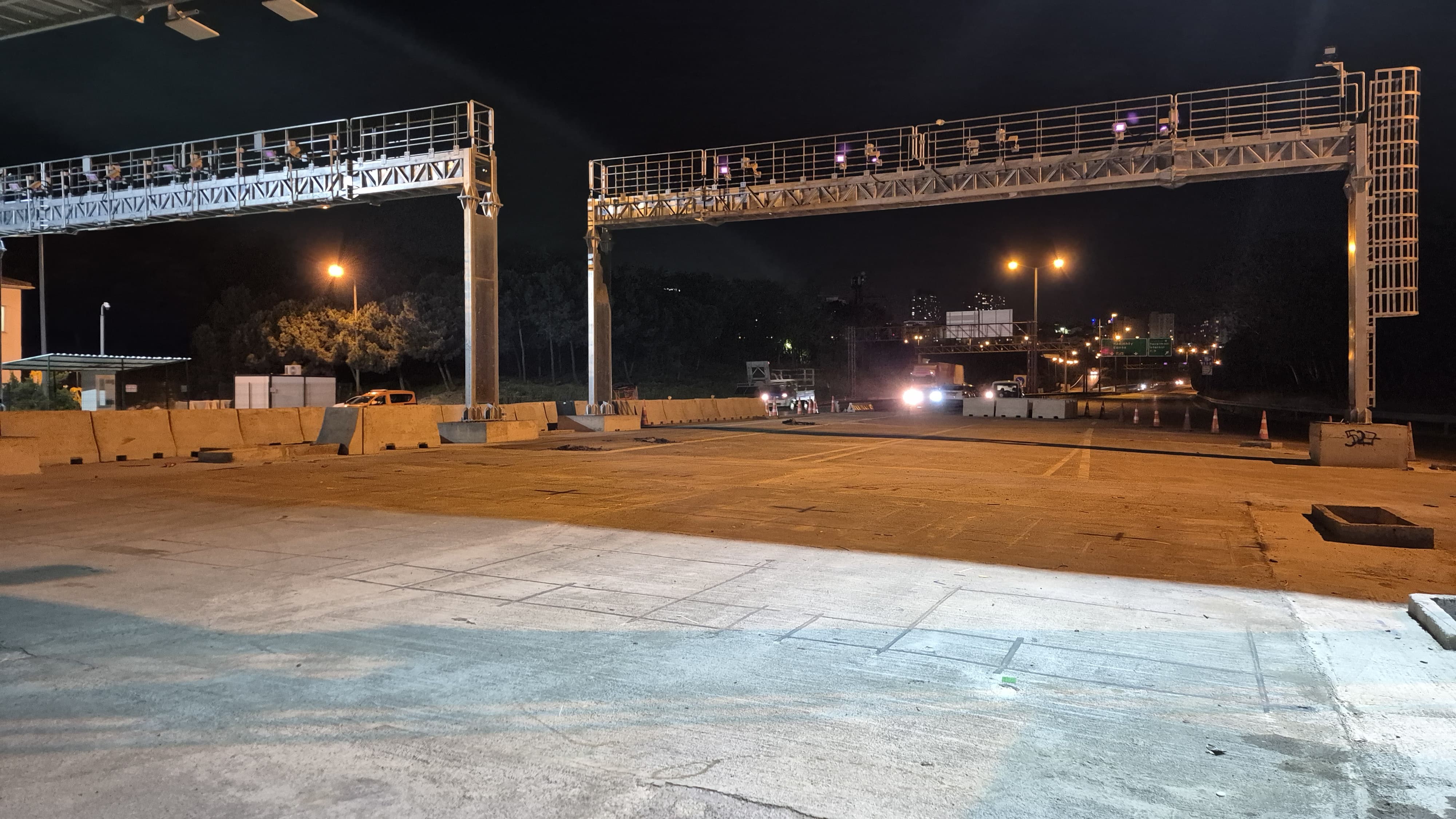 Avcılar Gişeleri Trafiğe Kapatıldı Otoyola Giriş Ve Çıkışlar Durduruldu (2)