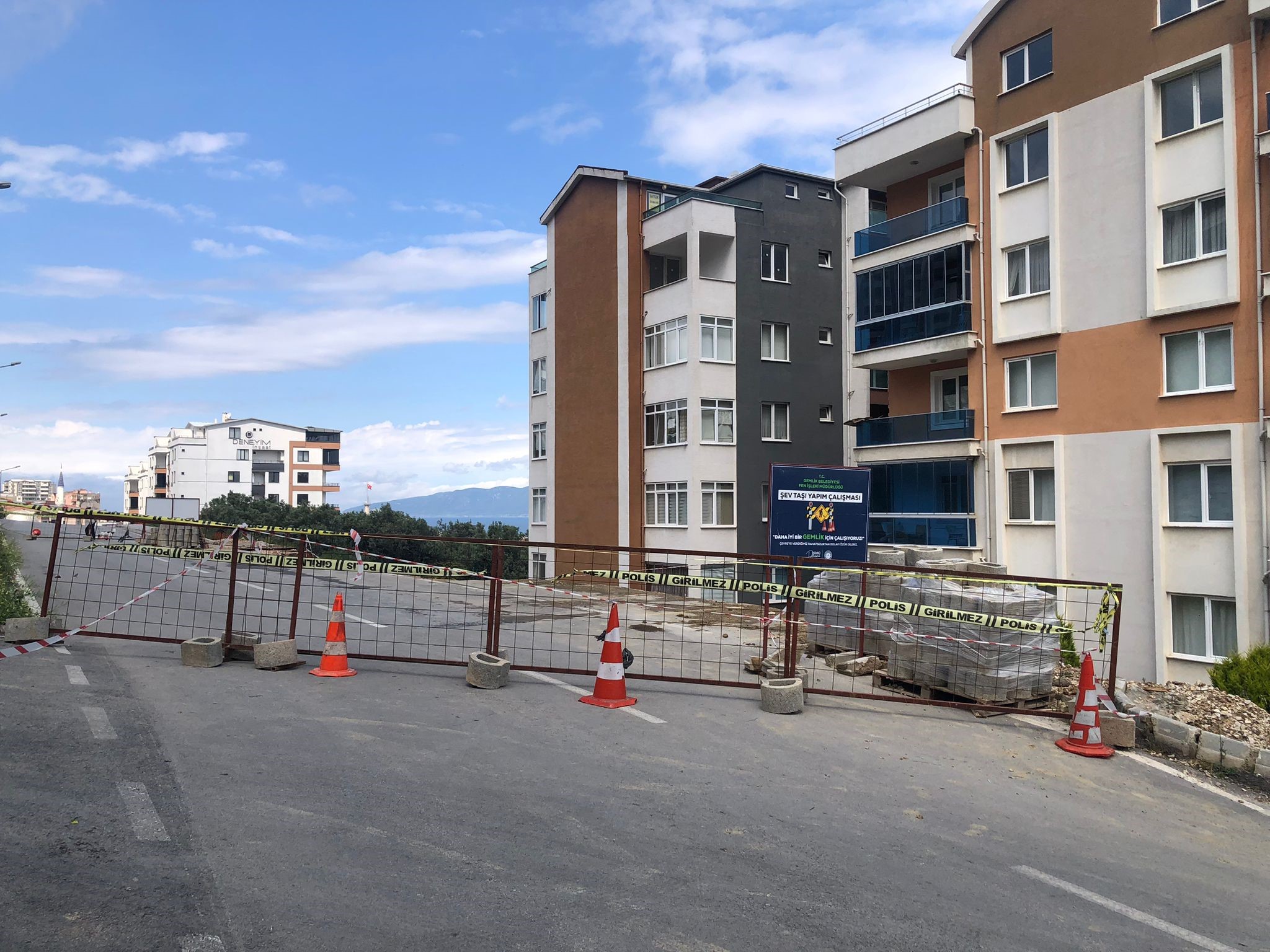 Bursa'da Belediyenin Hafriyat Aldığı Yerde Yol Çöktü (3)