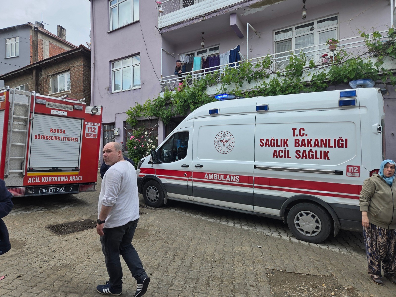 Bursa’da Elektrik Yangını Evi Küle Çevirdi Jandarma Altınları Böyle Kurtardı! (3)