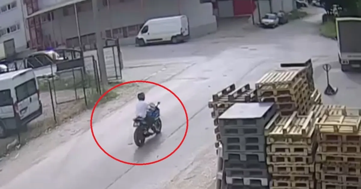 Bursa’da İki Motosiklet Çarpıştı 2 Yaralı (2)