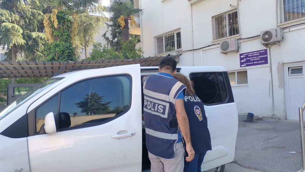 Bursa’da Yıllardır Aranıyordu Müebbet Hapisli Firari Yakalandı! (3)
