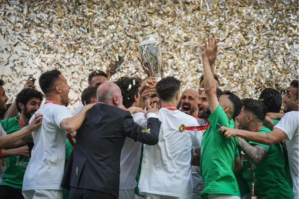 Bursaspor Sampiyonluk Kupasini Kaldirdi 1745174420 350 Large