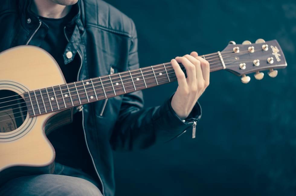Evde Gitar Çalmayı Kursa Gitmeden Öğrenmek Mümkün Mü İşte Başlamanın Püf Noktaları (4)-1