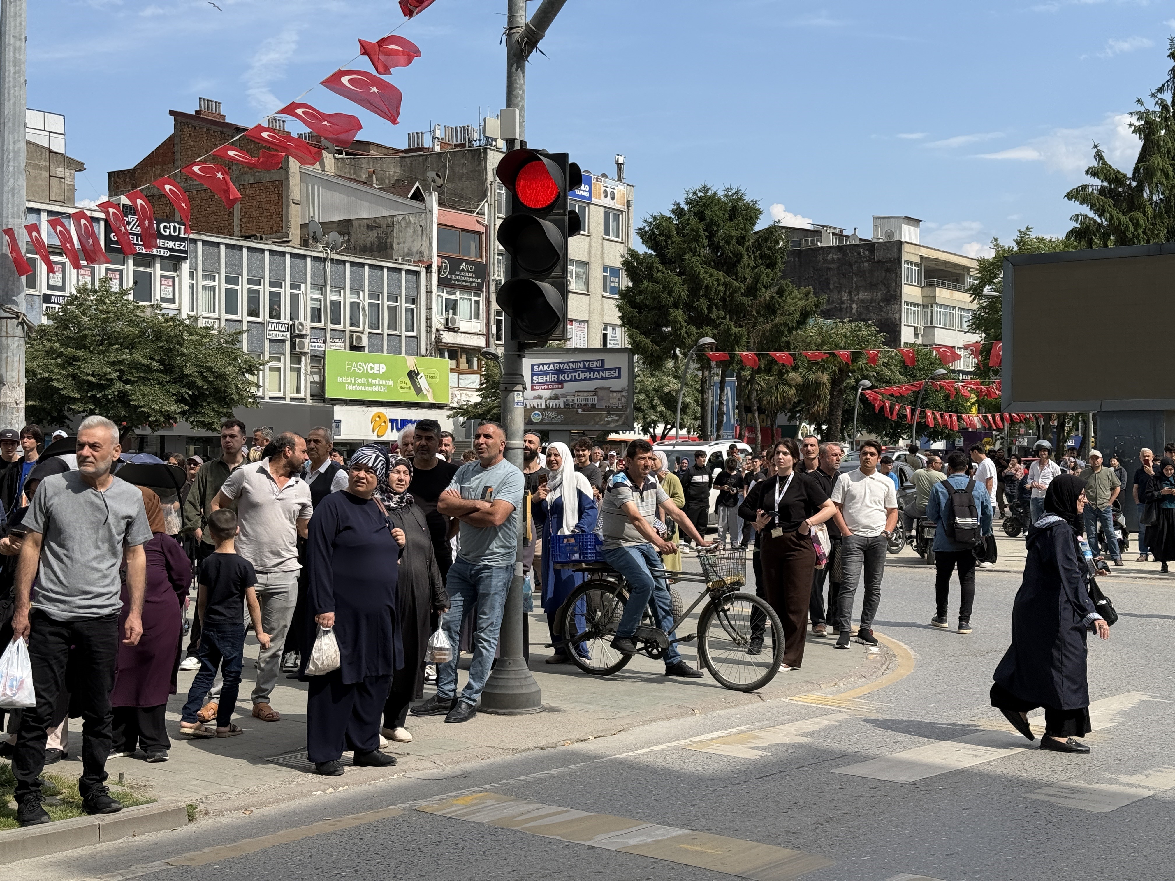 Film Değil, Gerçek Şehir Şehir Gezip 100'Ün Üzerinde Intihar Girişiminde Bulunmuş! (3)