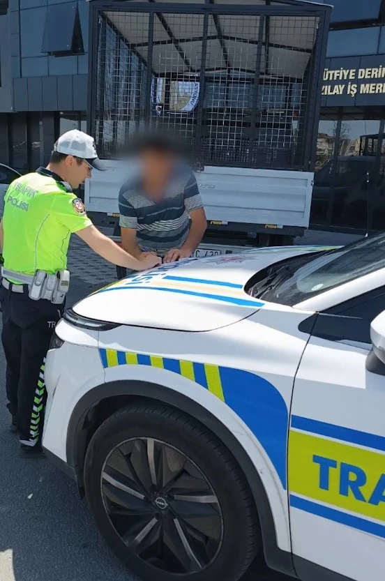 Genç Gazete 10 Yaşındaki Çocuğuna Araç Kullandıran Kişiye 21 Bin Tl Ceza 1
