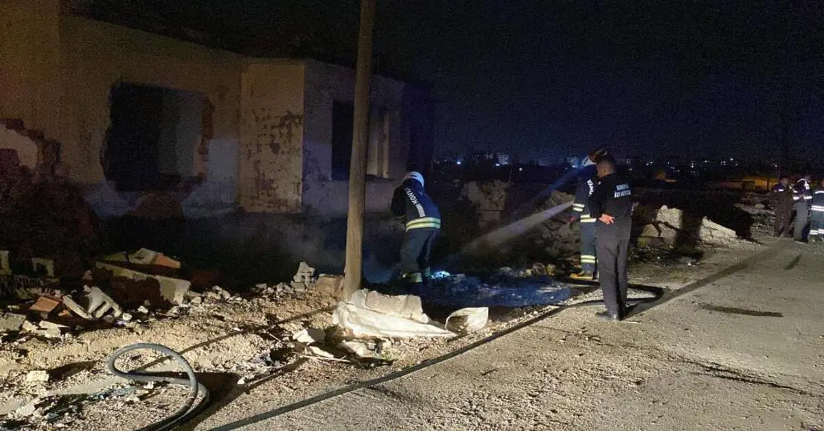 Genç Gazete 13 Katlı Binada Yangın İhbarına Giden İtfaiye Metruk Evle Karşılaştıa 1