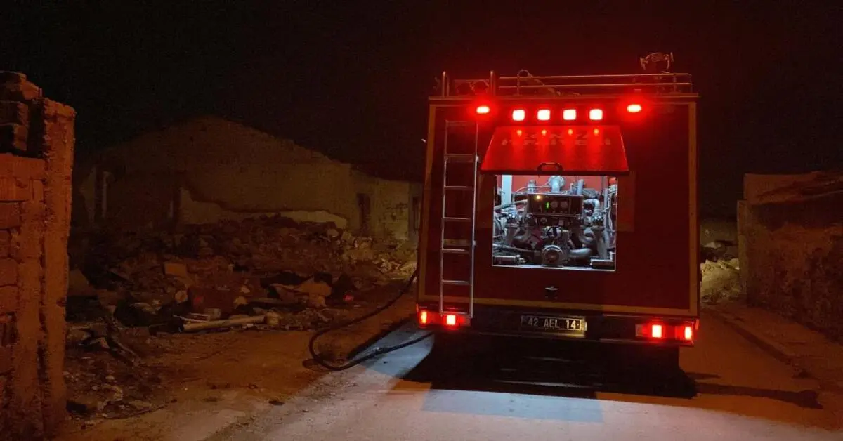 Genç Gazete 13 Katlı Binada Yangın İhbarına Giden İtfaiye Metruk Evle Karşılaştıa 2