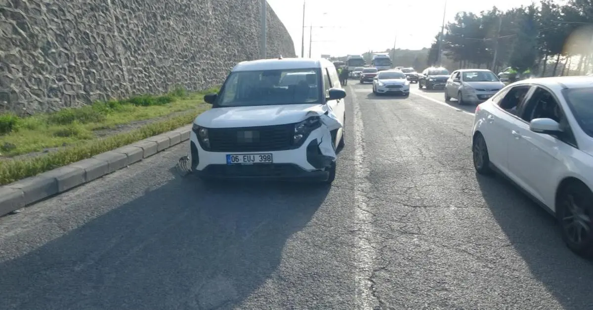 Genç Gazete 5 Araçlı Zincirleme Kaza 6 Kişi Yaralandı 3