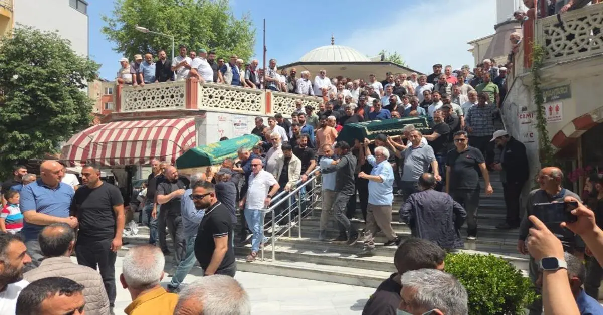 Genç Gazete Burada Büyük Acı... Aynı Aileden Yan Yana 3 Cenaze 1
