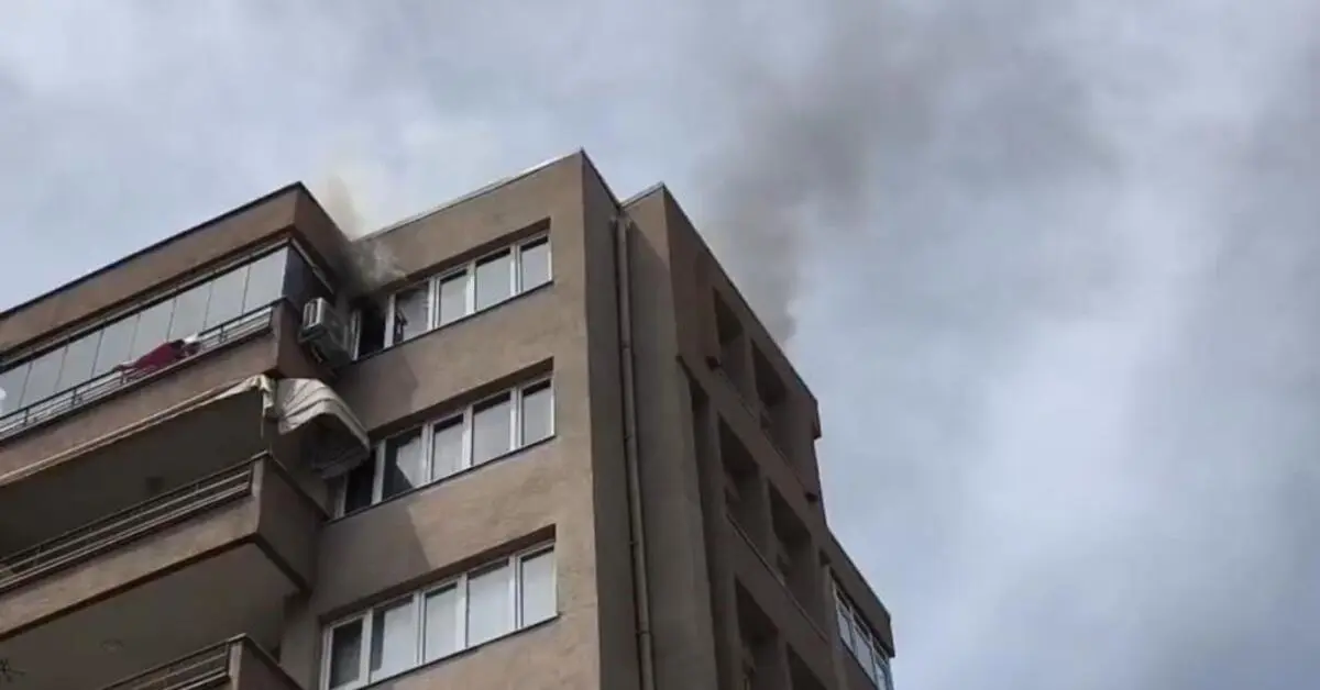 Genç Gazete Bursa'da 8 Katlı Binada Çıkan Yangın Korku Dolu Anlar Yaşattı 1