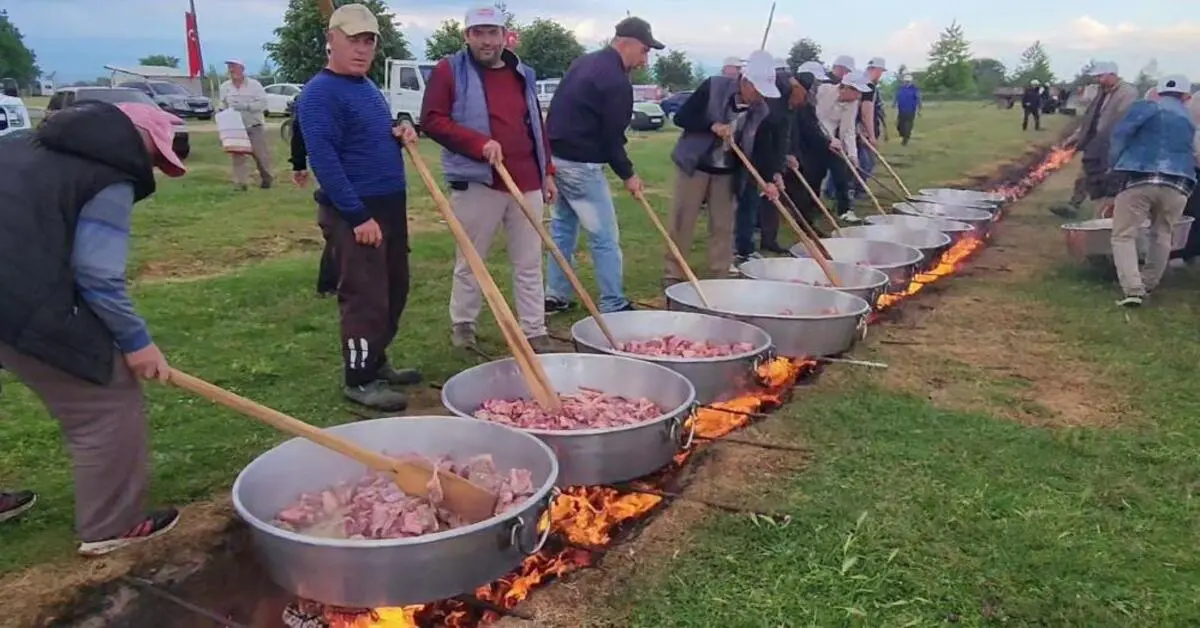 Genç Gazete Bursa'da 80 Yıllık Gelenek Bu Yıl Da Yaşatıldı