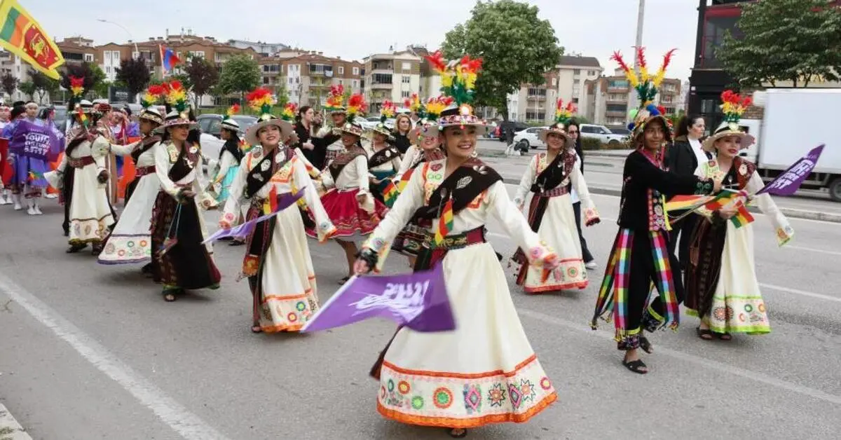 Genç Gazete Bursa’da Dünyanın Dört Bir Yanından Gelen Gençler, Kültür Ve Gençlik Festivali’nde Buluştu 1