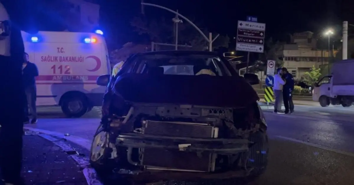 Genç Gazete Bursa’da Işık İhlali Kaza Getirdi... 7 Kişi Yaralandı 1