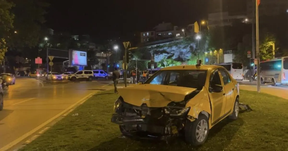 Genç Gazete Bursa’da Işık İhlali Kaza Getirdi... 7 Kişi Yaralandı 11