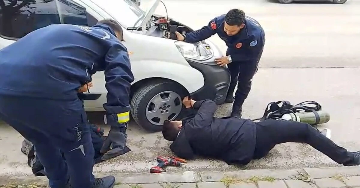 Genç Gazete Bursa’da İtfaiye Ekiplerinin Kedi Kurtarma Operasyonu Kamerada 2
