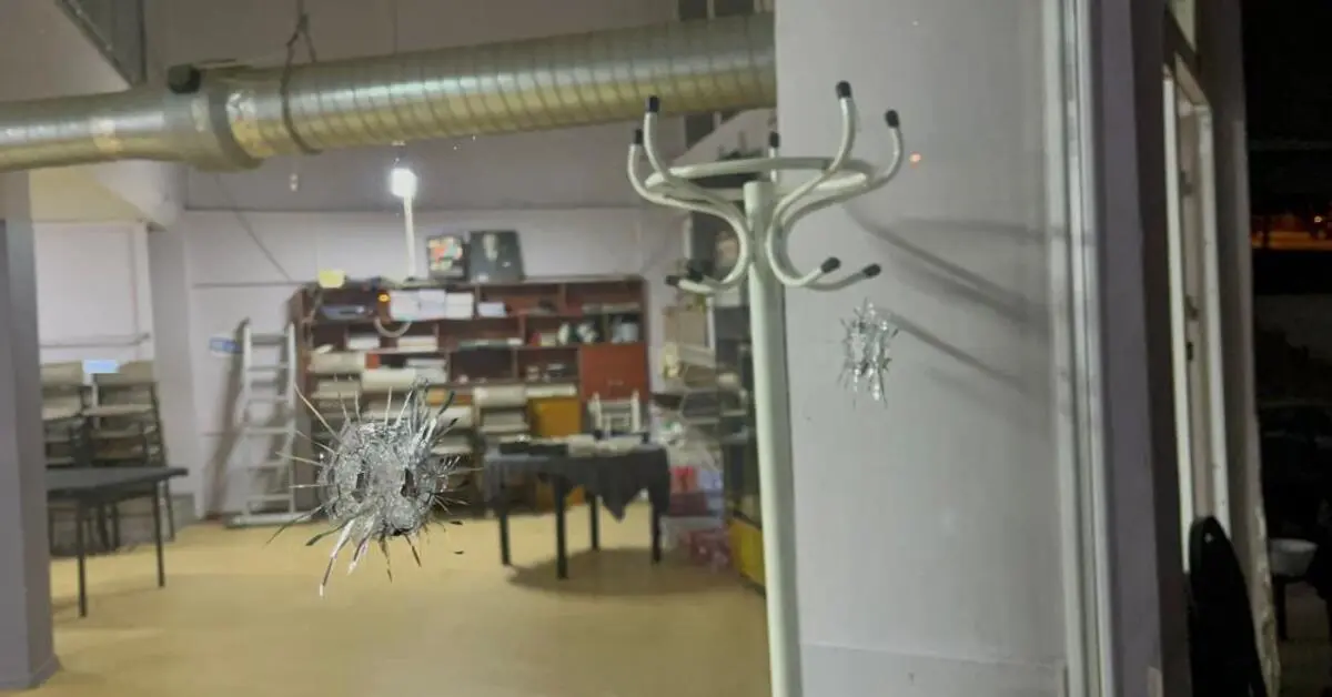Genç Gazete Bursa'da Kıraathaneyi Kurşunladı, Motosikletli Saldırgan Kayıplara Karıştı 1