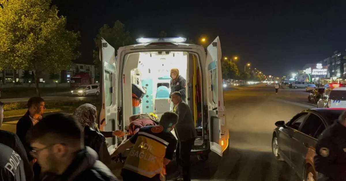 Genç Gazete Düzce'de Otomobilin Çarpıp Kaçtığı 2 Yaya Ağır Yaralandı