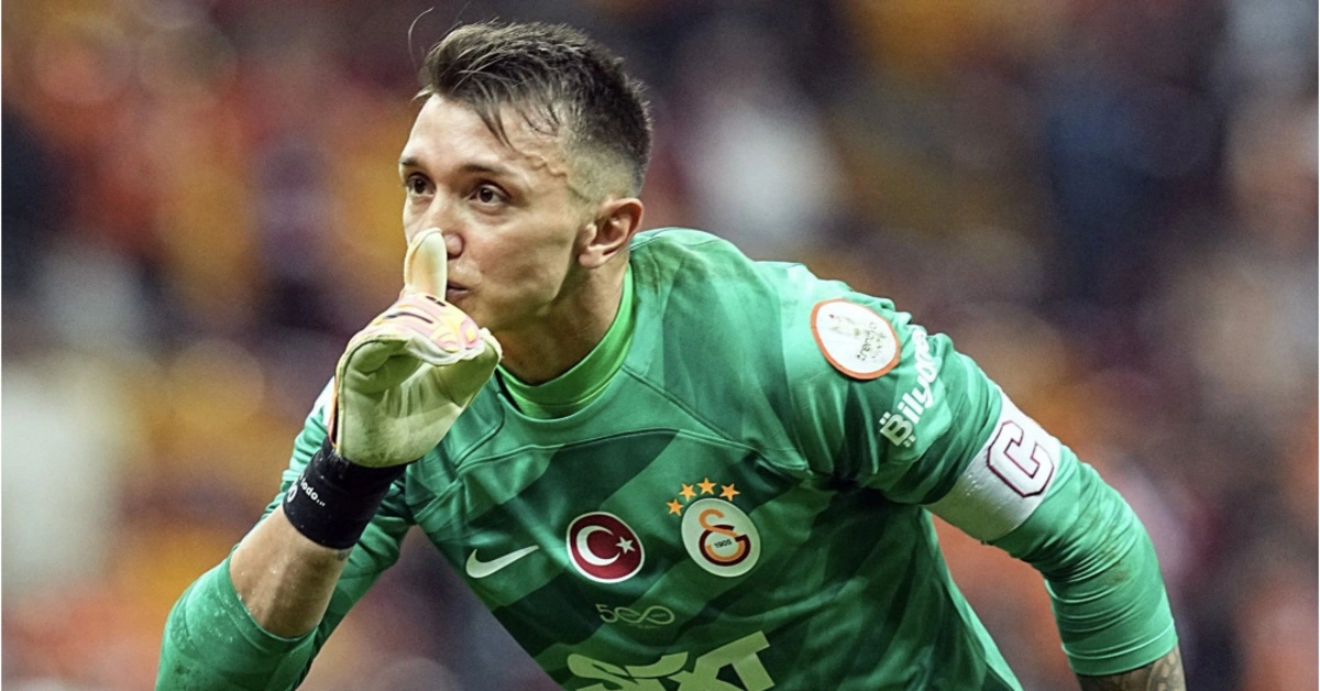 Genç Gazete Fernando Muslera 14 Yılın Ardından Galatasaray'a Veda Mı Ediyor Efsane Kalecinin Geleceği Ne Olacak 1
