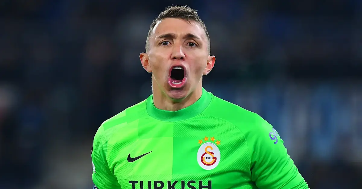 Genç Gazete Fernando Muslera 14 Yılın Ardından Galatasaray'a Veda Mı Ediyor Efsane Kalecinin Geleceği Ne Olacak 4