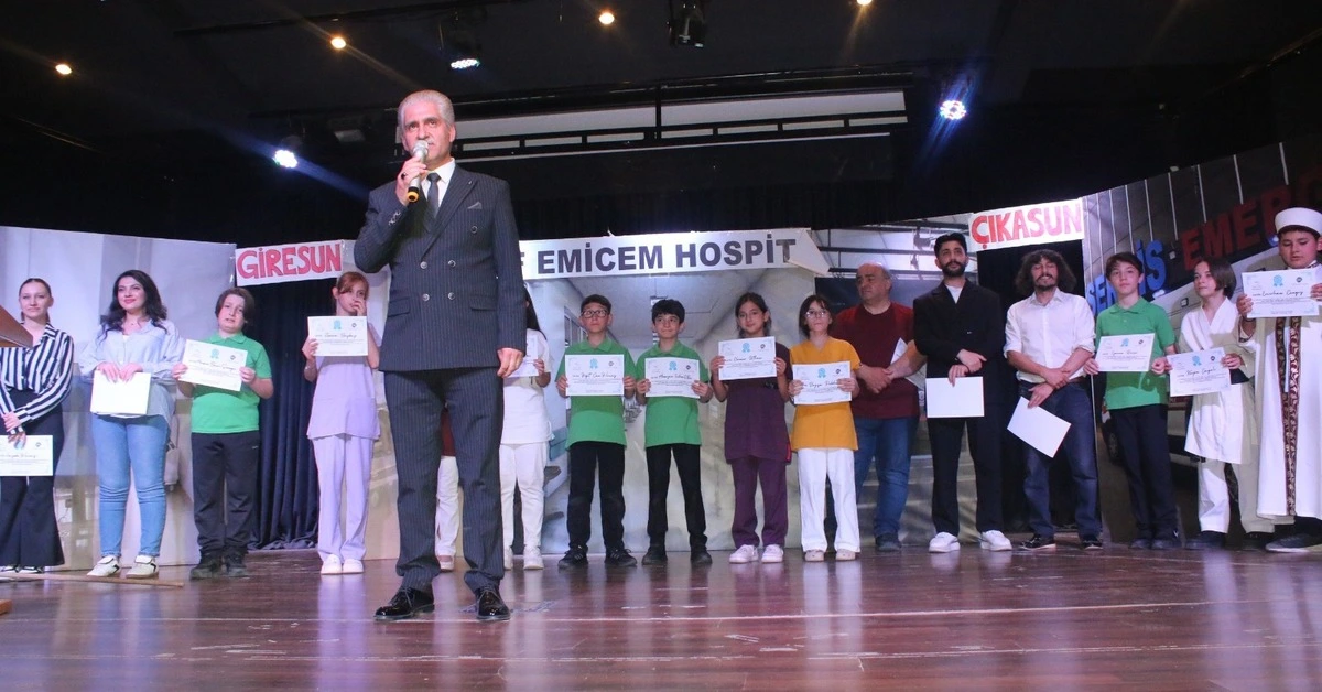 Genç Gazete İnegöl’de Sahne Miniklerin, Tiyatro Gösterisi İzleyiciden Tam Not Aldı 3