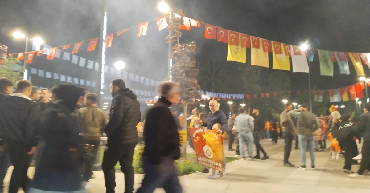 Genç Gazete İnegöl’de Şampiyonluk Kutlamasında Kargaşa! Bir Kişi Gözaltına Alındı 3
