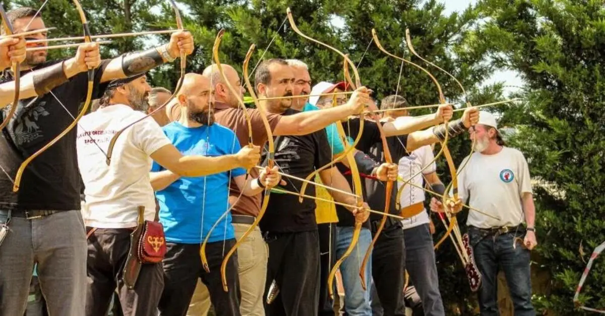 Genç Gazete Karacabey'deki Okçuluk Turnuvası Nefes Kesti Sporcuların Hünerleri İzleyicileri Büyüledia