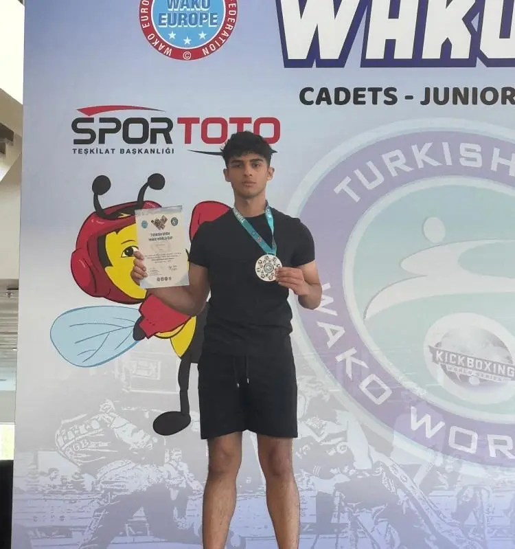 Genç Gazete Mudanyalı Genç Sporcu Uluslararası Kick Boks'ta Dünya İkincisi Oldu 2