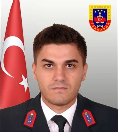 Genç Gazete Suçluyu Takip Ederken Kaza Geçiren Jandarma Astsubay Emre Polat Şehit Oldu 1