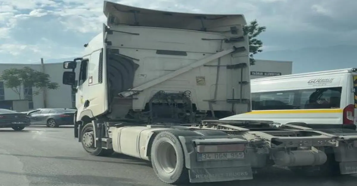 Genç Gazete Trafikte Korku Dolu Anlar! Tır Sürücüsünden Çirkin Hareketler 2