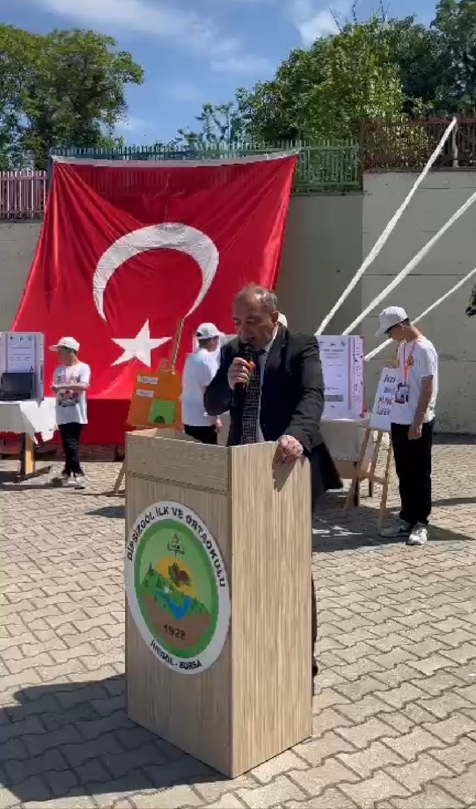 Gencgazete Dipsizgöl Ortaokulu’ndan Bilime Işık Tutan Fuar (9)